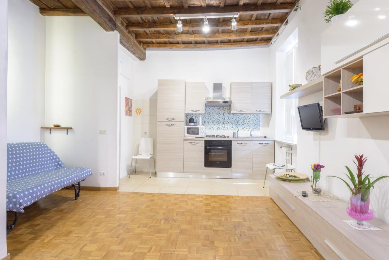 Casa Tua A Monti Apartment Рим Стая снимка